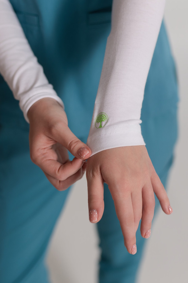 Healing Hands top with long sleeves